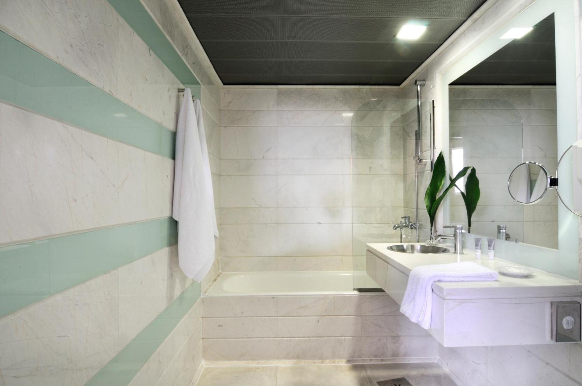 אתונה Dorian Inn, Sure Hotel Collection By Best Western מראה חיצוני תמונה